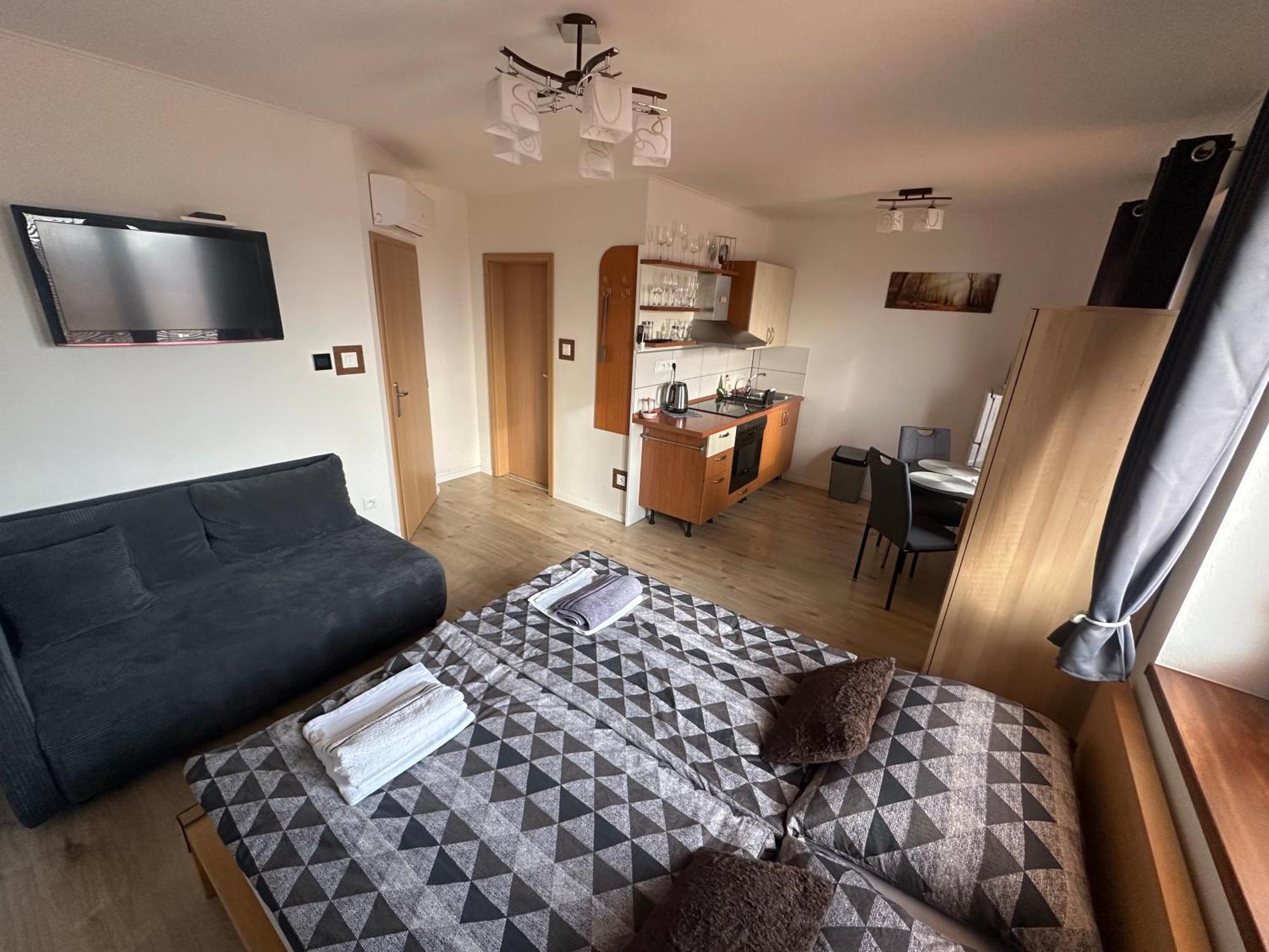 Apartmán LOSONCI pre 2 osoby Nesvady Esterno foto